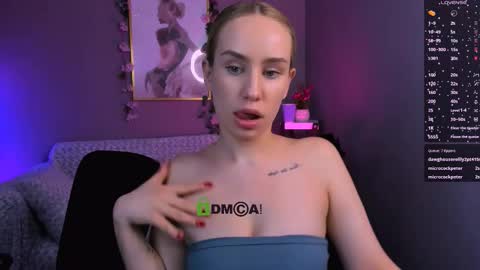 Snapshot of lorraine_carter chatting on September 19, 2025, 10:54 pm Lora for u online show from September 19, 2025, 10:54 pm