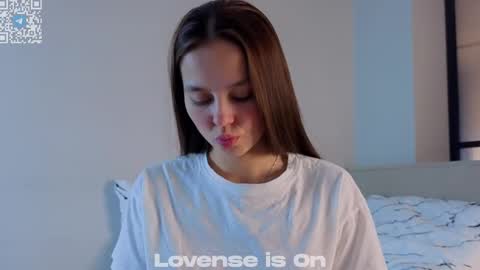 Jess online show from November 14, 2025, 2:54 am