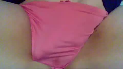 Snapshot of lottie_bee chatting on March 3, 2025, 12:59 am lottie_bee online show from March 3, 2025, 12:59 am