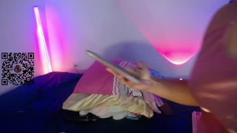 Snapshot of lou_cuteee chatting on May 25, 2026, 1:44 am lou_cuteee online show from May 25, 2026, 1:44 am
