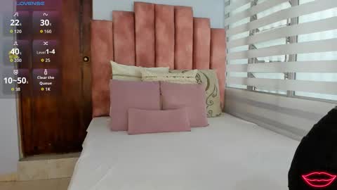 Snapshot of lou_rosse chatting on October 16, 2025, 8:43 pm  Lou Rosse  online show from October 16, 2025, 8:43 pm