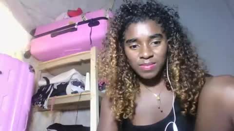 Snapshot of louane98 chatting on February 6, 2026, 9:40 pm louane98 online show from February 6, 2026, 9:40 pm