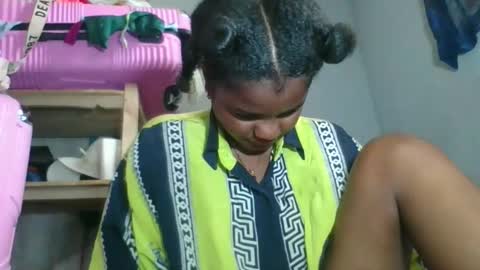 Snapshot of louane98 chatting on February 17, 2026, 5:59 am louane98 online show from February 17, 2026, 5:59 am