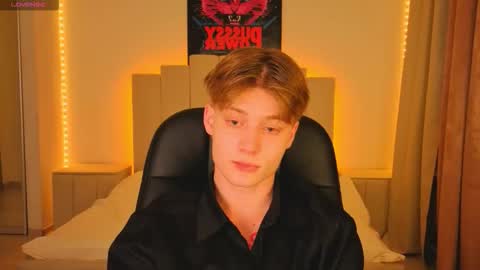 louie_evans online show from November 18, 2025, 8:46 pm