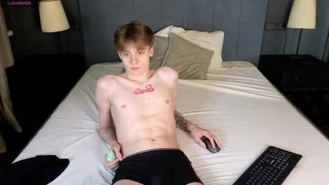 louie_evans online show from December 22, 2025, 10:29 pm