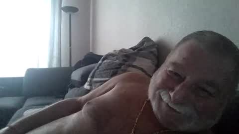 Snapshot of louis_chokdee chatting on February 9, 2025, 3:45 pm louis_chokdee online show from February 9, 2025, 3:45 pm