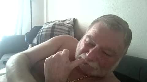 Snapshot of louis_chokdee chatting on March 10, 2025, 3:52 pm louis_chokdee online show from March 10, 2025, 3:52 pm