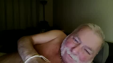 Snapshot of louis_chokdee chatting on October 30, 2025, 7:47 pm louis_chokdee online show from October 30, 2025, 7:47 pm