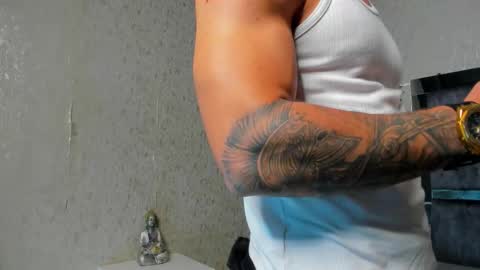 Louis online show from December 19, 2025, 1:23 am