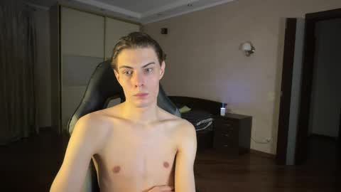 Snapshot of louis_preston chatting on February 25, 2025, 7:36 pm Mark online show from February 25, 2025, 7:36 pm