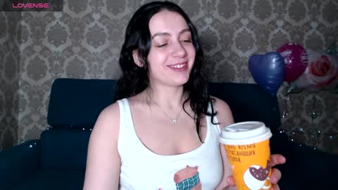 Snapshot of louise_phlox chatting on February 4, 2025, 4:26 am Louise online show from February 4, 2025, 4:26 am