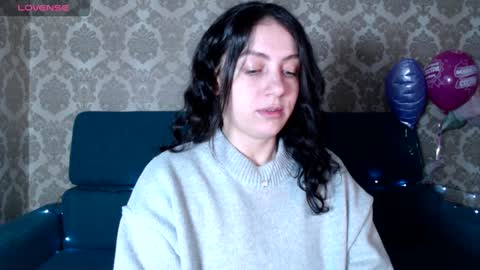 Snapshot of louise_phlox chatting on February 5, 2025, 4:27 am Louise online show from February 5, 2025, 4:27 am