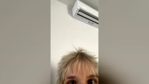 loulou144838 online show from June 27, 2026, 2:49 am