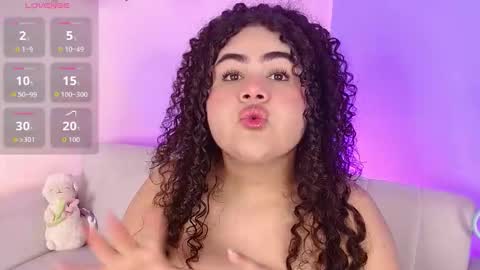 lourdes_moon22 online show from November 26, 2025, 12:50 pm