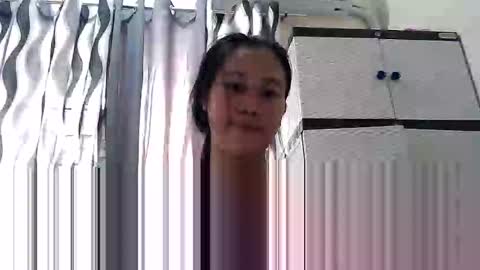 Snapshot of louxx1 chatting on November 4, 2025, 1:48 am louxx1 online show from November 4, 2025, 1:48 am