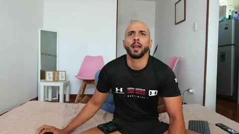 love2000x online show from April 3, 2026, 4:38 pm