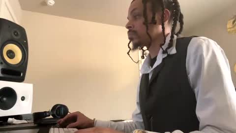 Prynce online show from January 13, 2025, 9:52 pm