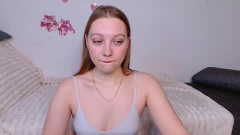 love bella  online show from February 23, 2026, 12:09 am