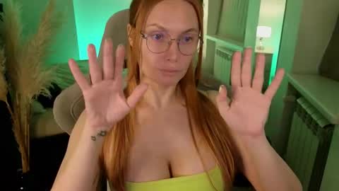 Snapshot of love_call chatting on February 21, 2025, 8:40 am love_call online show from February 21, 2025, 8:40 am
