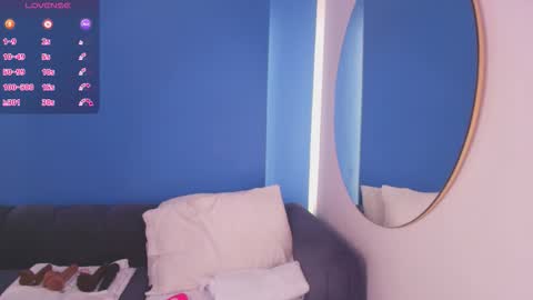 Snapshot of love_cameron chatting on February 9, 2026, 7:40 pm Cam online show from February 9, 2026, 7:40 pm