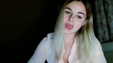 Megane online show from September 23, 2025, 8:01 pm