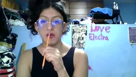Snapshot of love_electra chatting on October 27, 2025, 3:10 am love_electra online show from October 27, 2025, 3:10 am