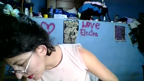 Snapshot of love_electra chatting on November 7, 2025, 11:27 pm love_electra online show from November 7, 2025, 11:27 pm