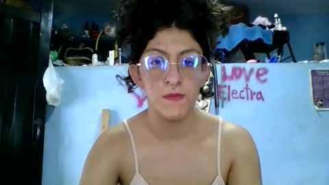 Snapshot of love_electra chatting on November 27, 2025, 4:20 pm love_electra online show from November 27, 2025, 4:20 pm
