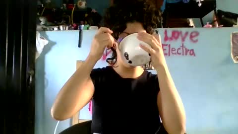 Snapshot of love_electra chatting on January 7, 2026, 2:41 pm love_electra online show from January 7, 2026, 2:41 pm