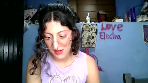 Snapshot of love_electra chatting on March 26, 2026, 1:44 am love_electra online show from March 26, 2026, 1:44 am