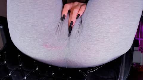 Kira online show from October 16, 2025, 3:24 pm