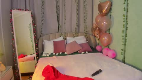 Lola online show from February 22, 2025, 1:11 am