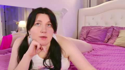 Monika online show from November 5, 2025, 10:37 am