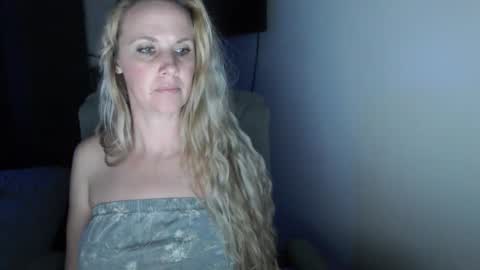 LoVe On  online show from March 31, 2026, 2:24 am