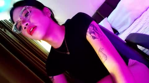 Seren online show from March 10, 2026, 5:34 am