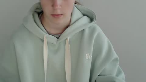 Vivian online show from November 24, 2025, 8:03 am