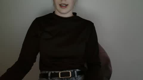 Vivian online show from April 13, 2026, 5:18 pm