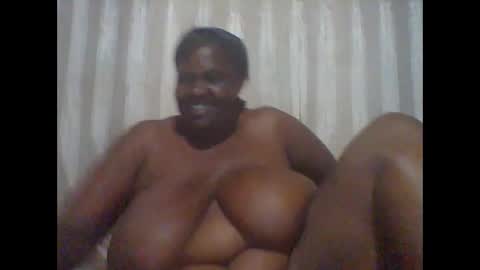 Snapshot of lovebigmelon chatting on December 4, 2024, 3:43 pm Lynn online show from December 4, 2024, 3:43 pm