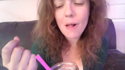 Connie Rae online show from September 17, 2025, 3:19 am
