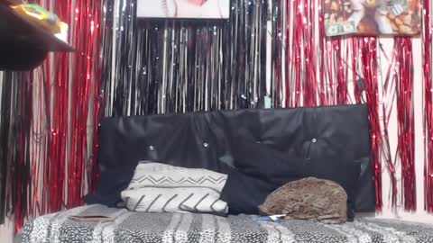 Snapshot of lovecreyzyshowcam chatting on April 6, 2026, 2:20 am Frank and Nathy online show from April 6, 2026, 2:20 am