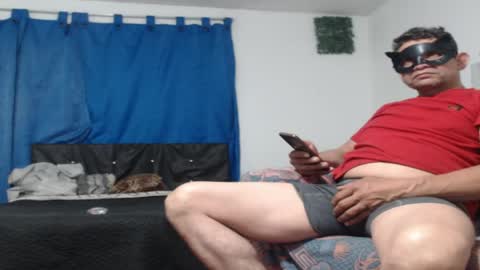 Snapshot of lovecreyzyshowcam chatting on April 13, 2026, 2:06 am Frank and Nathy online show from April 13, 2026, 2:06 am