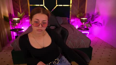 Snapshot of loveedove chatting on April 3, 2026, 1:31 pm loveedove online show from April 3, 2026, 1:31 pm