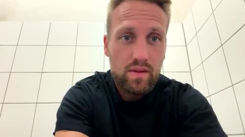 lovefuesse online show from September 12, 2025, 10:04 am