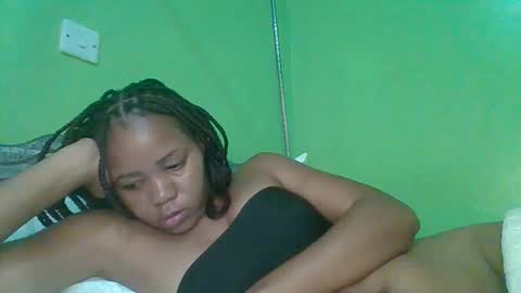 lovegal335 online show from May 28, 2026, 11:51 am