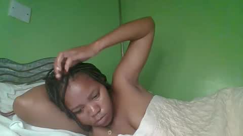 lovegal335 online show from June 4, 2026, 7:58 am