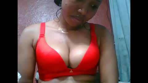 Snapshot of loveinlife750427 chatting on September 22, 2025, 6:04 am loveinlife750427 online show from September 22, 2025, 6:04 am