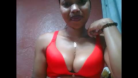 Snapshot of loveinlife750427 chatting on October 4, 2025, 6:22 am loveinlife750427 online show from October 4, 2025, 6:22 am