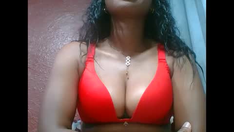 Snapshot of loveinlife750427 chatting on October 7, 2025, 5:37 am loveinlife750427 online show from October 7, 2025, 5:37 am