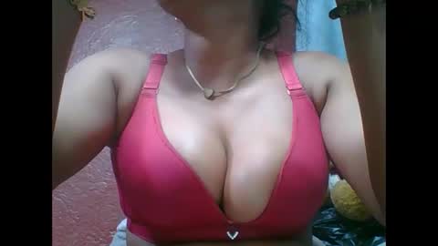 Snapshot of loveinlife750427 chatting on October 8, 2025, 7:11 pm loveinlife750427 online show from October 8, 2025, 7:11 pm