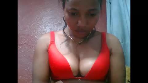 Snapshot of loveinlife750427 chatting on October 15, 2025, 6:52 pm loveinlife750427 online show from October 15, 2025, 6:52 pm